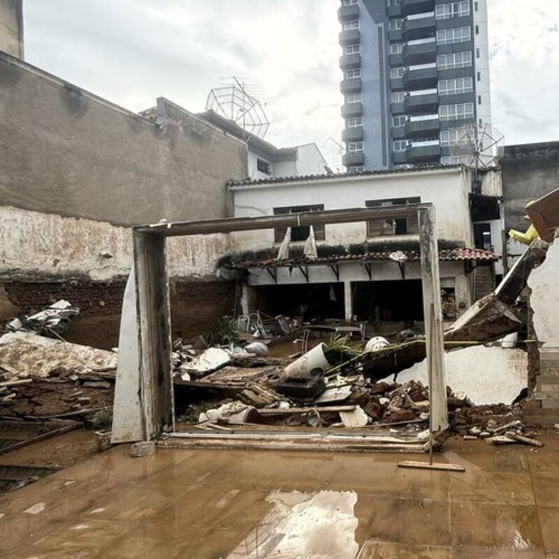 SOS ENCHENTE UBÁ/MG - Família Fayla Leitão 