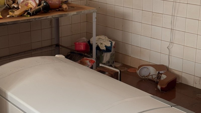 Ajude a Mr. Lui confeitaria recomeçar