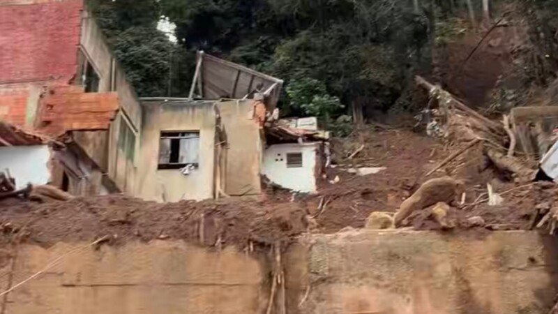 Ajuda minha família a reconstruir seus lares 