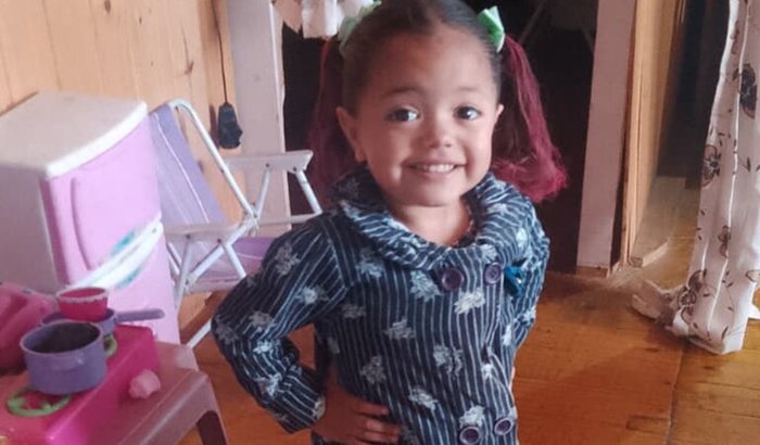 AJUDE A AGATHA ISABELY