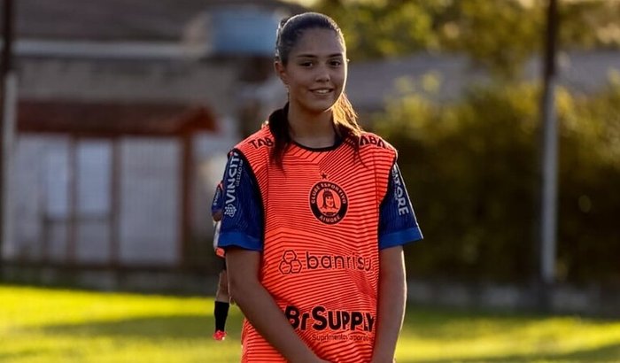 Do Aimoré para a Ferroviária: O Sonho da Antonia no Futebol!