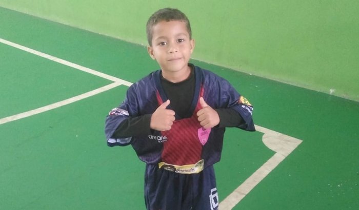 Ajude Nickolas a realizar seu sonho no futebol