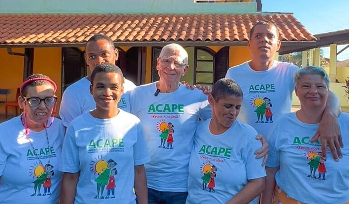 A CASA DA ACAPE VAI SER VENDIDA: AJUDE-NOS A COMPRAR!