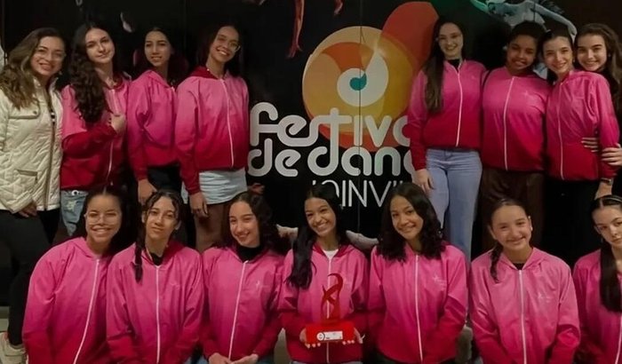 SAPATILHAS VIAJANTES: AJUDE DUDA E BELLA
