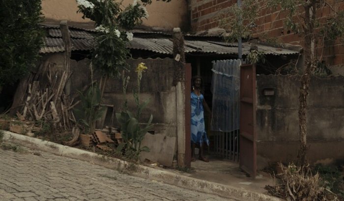 Campanha de Arrecadação: Novo Telhado e Muro Seguro para Tiana