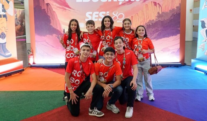 AJUDE A ROBOCOE A IR PARA A AUSTRÁLIA COMPETIR!