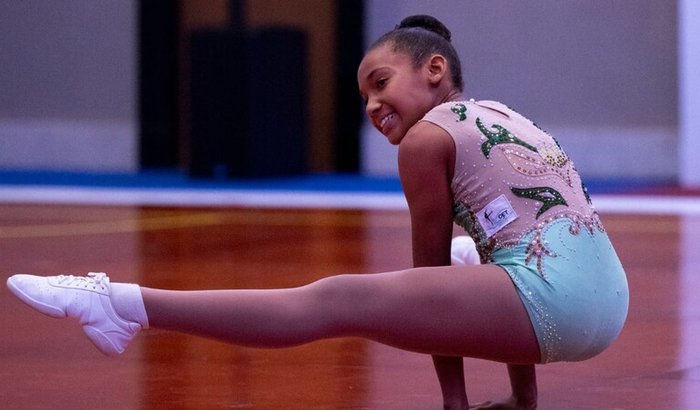 Ajude Karol a representar o Brasil no Sul-Americano de Ginástica