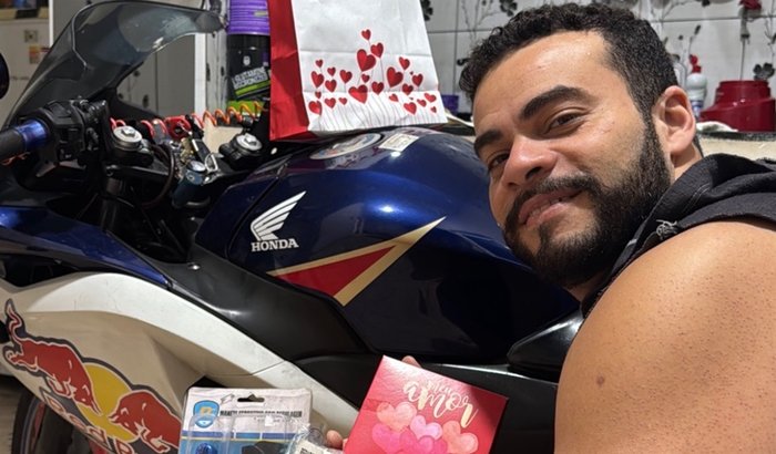 Ajudem o amigo Darlan roubaram o telefone e a moto dele