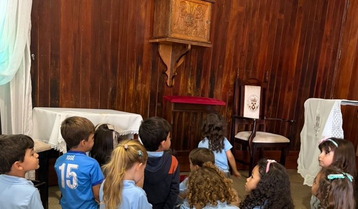 Ajuda escolinha católica