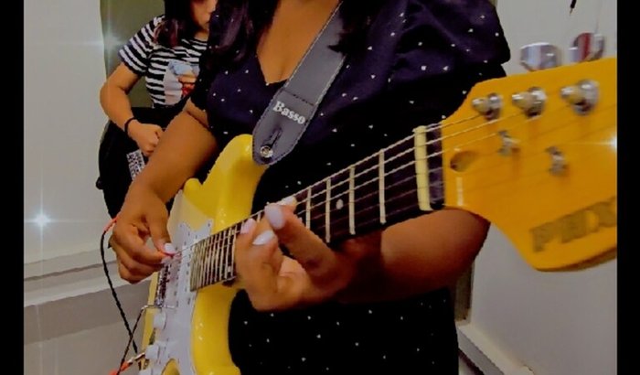 Vaquinha de uma mãe que se apaixonou pelas cordas da guitarra 🎸