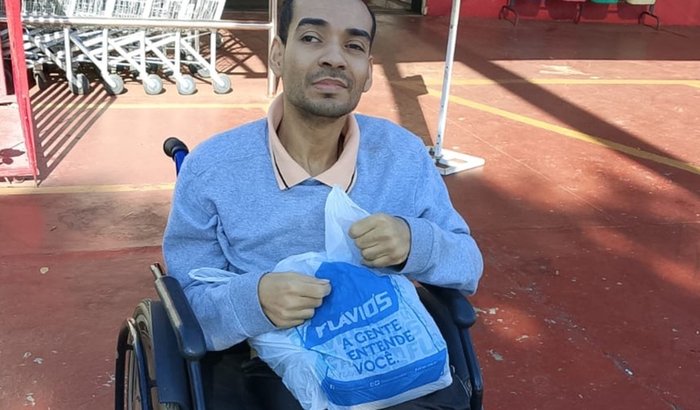Ajuda para trazer meu irmão para viver comigo em Portugal