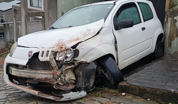 Ajude o Cesar a reconstruir seu carro