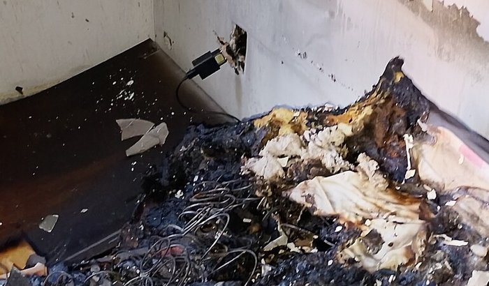 Nossa Casa Pegou Fogo, Precisamos de Ajuda.