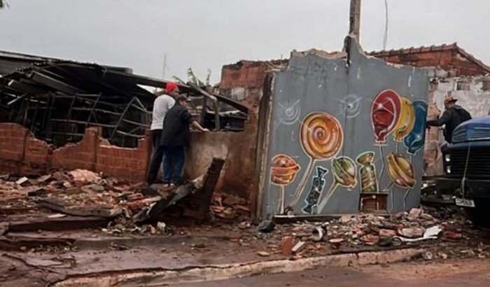 Ajuda para reerguer a loja do nenê doce