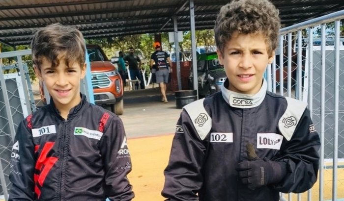 Gêmeos Loly Cross velocidade na terra