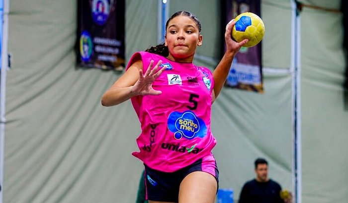 Ajude nossa atleta a representar Balneário Camboriú e (Jaraguá do Sul) no Campeonato Brasileiro de Handebol!