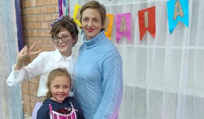 Ajude a Tânia e suas filhas a recomeçar