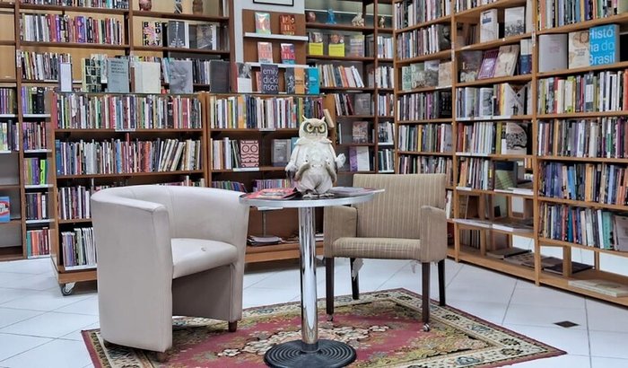 Ajude a Livros & Livros a continuar a sua história!
