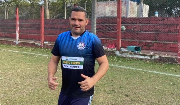 AJUDE O CLAUDEMIR NESSE TRATAMENTO