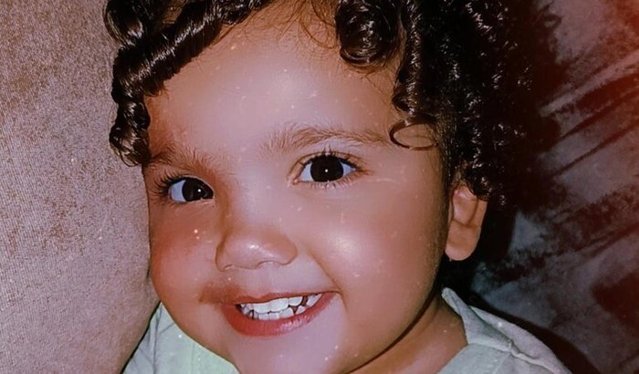 Ajuda para fazer um exame com genéticista para que ele possa descobrir e a cirurgia na perna por que ela não anda