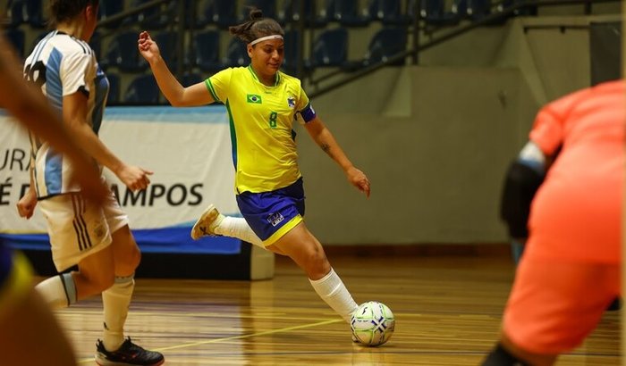 Ajude a atleta Laelen a levar o futsal brasileiro para o mundo!