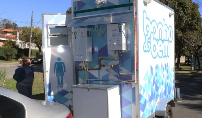 TRAILER 'BANHO DO BEM' PARA PESSOAS EM SITUAÇÃO DE RUA