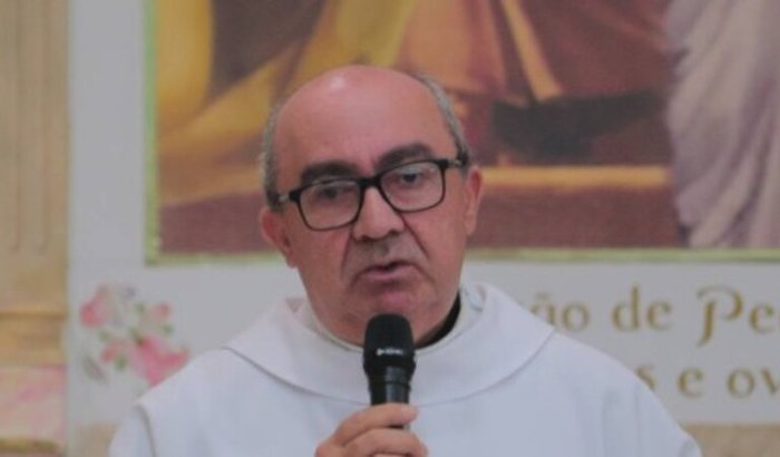 Cirurgia dos olhos - Padre Félix