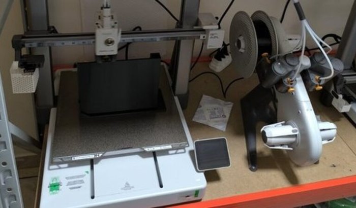 Comprar uma impressora 3d para trabalhar.