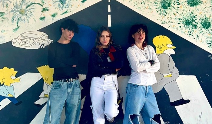 Ajudar com equipamento de banda amadora de rock