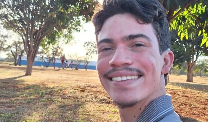 Implante Coclear (aparelho auditivo) para o João Vitor