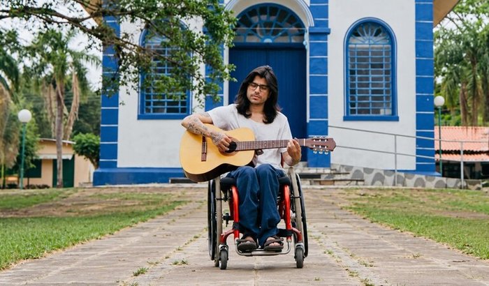 Ajude Nosso Amigo a Ter Seu Violão