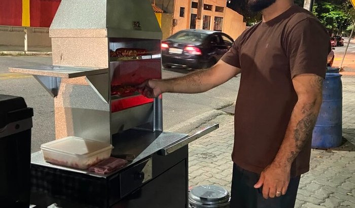 Ajuda para compra nossa tenda de trabalho para nosso churrasquinho pois ficamos na chuva