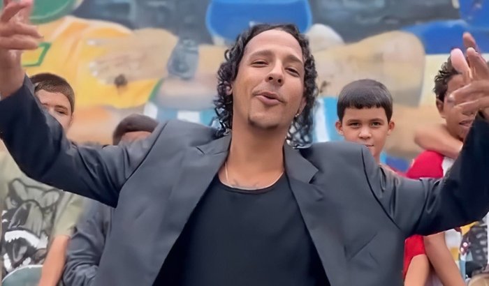 AJUDE O DAFLOR A RECOMEÇAR