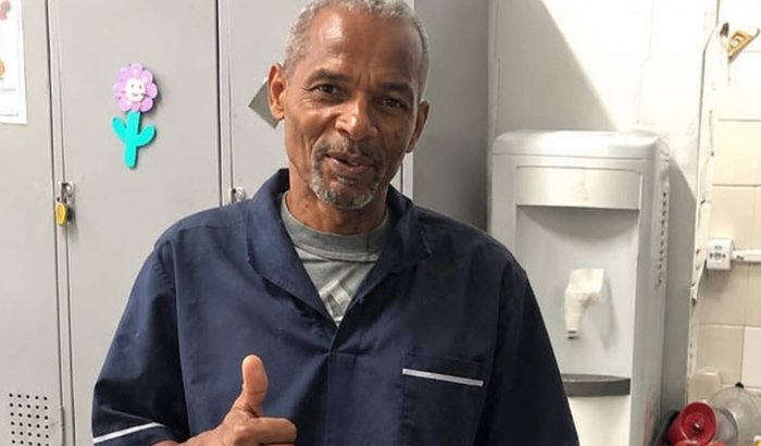 AJUDEM NOSSO QUERIDO TIO BUENAS!!