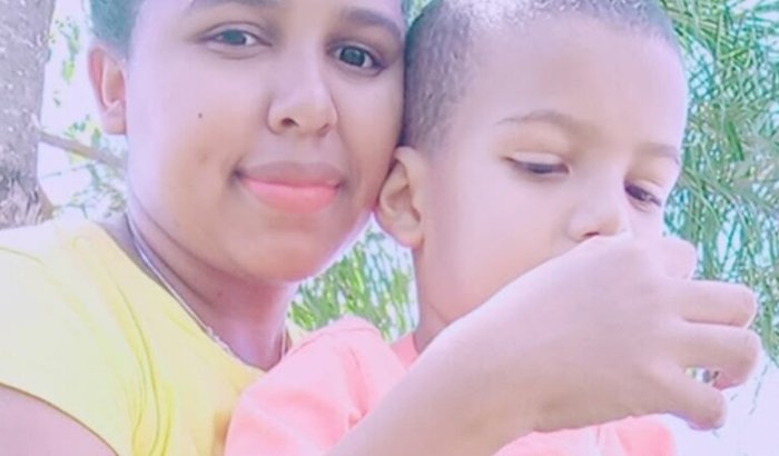 Bruna e seus filhos precisam de um lar e de tratamento