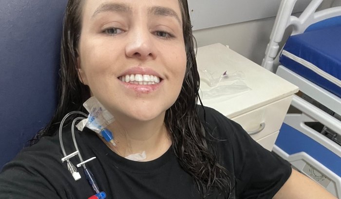 Ajude Teacher Zélia na sua recuperação