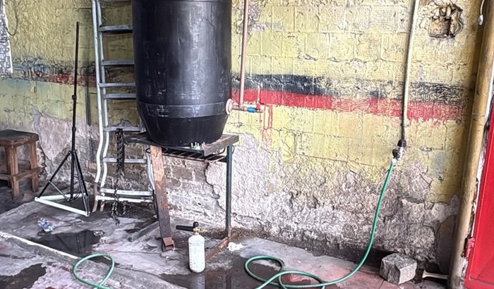 Um recomeço após o roubo. Ajude o Rei da Lavagem voltar a funcionar.