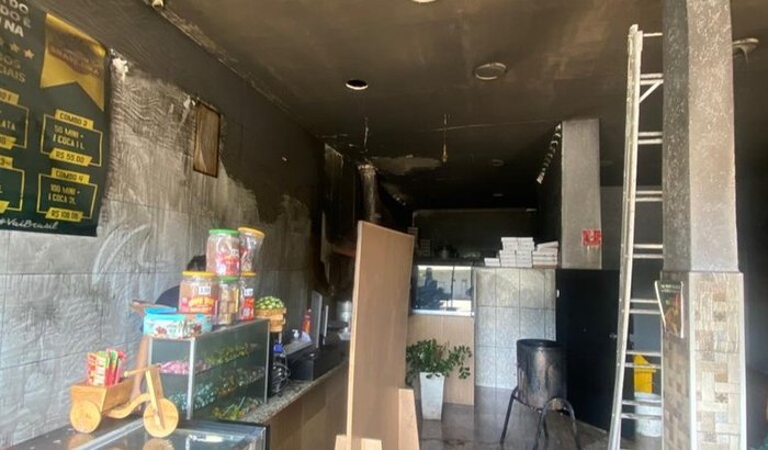 Para reconstruir nossa loja após o incêndio.