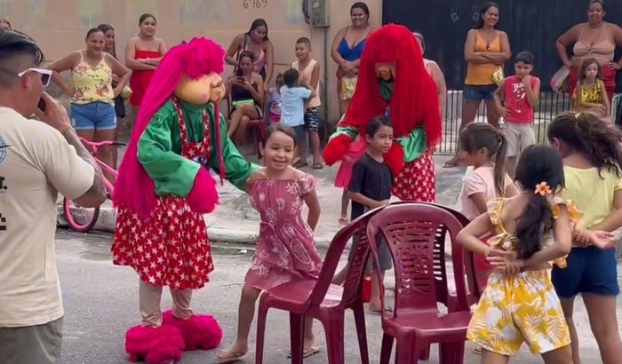 Ajudar ação de Natal solidário