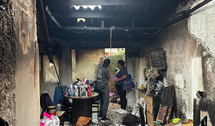 AJUDE A FAMILIA DO GODOY A RECONTRUIR A CASA APOS O INCENDIO