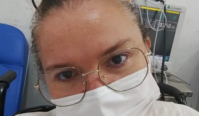 Ajudar na cirurgia de miomas e pedra no rins