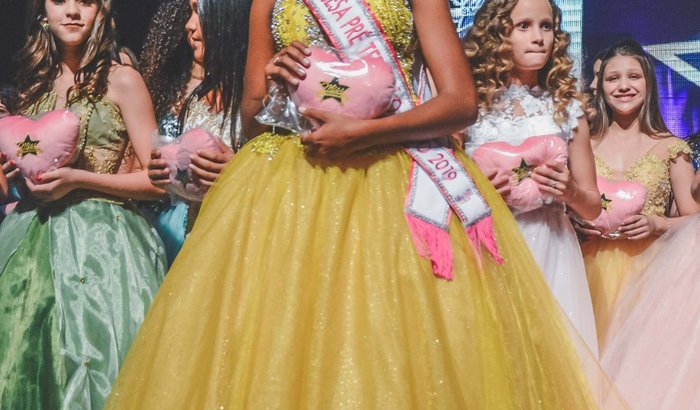 Vamos ajudar Madu á participar do Concurso de Miss Brasil