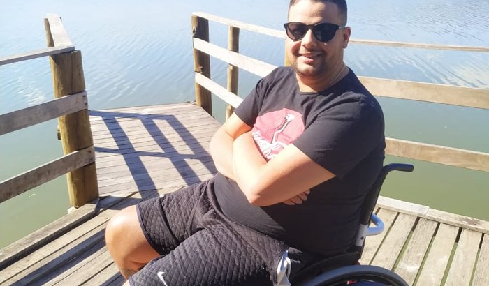 Me ajudem a realizar meu sonho de ficar de pé novamente! ♿