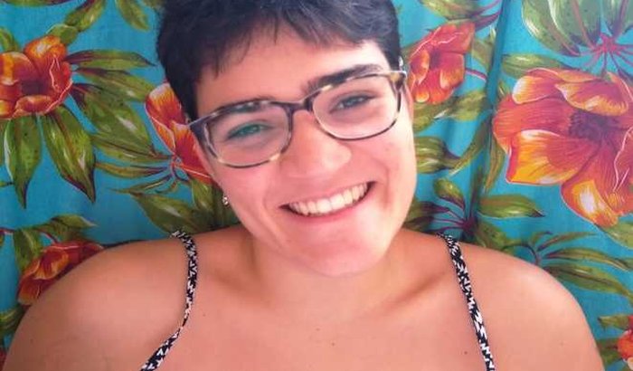 Livros pro TCC: AJUDA A MENINA A FORMAR 