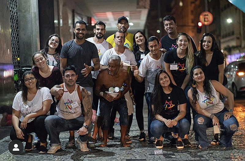 Ajuda aos moradores de rua do centro do Rio de Janeiro