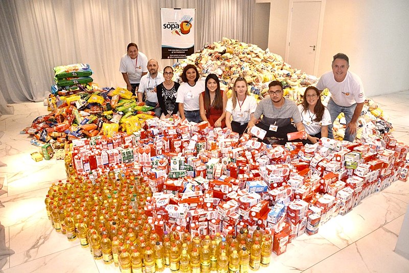 CESTA BÁSICA E FRALDA GERIÁTRICA PARA TURMA DA SOPA