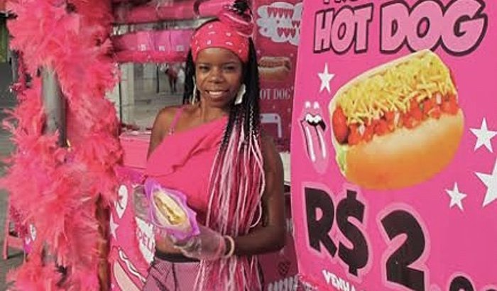 Ajuda - Márcia do Cachorro-Quente Rosa