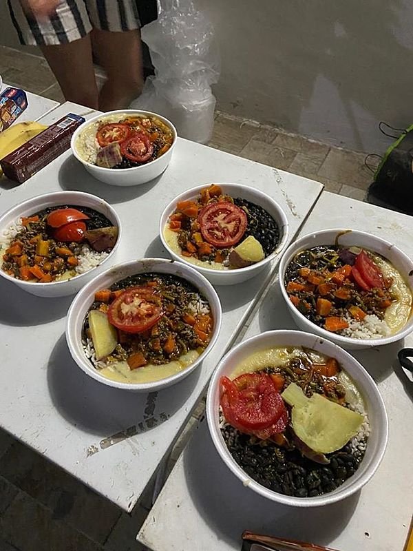 Refeições para pessoas em situação de rua