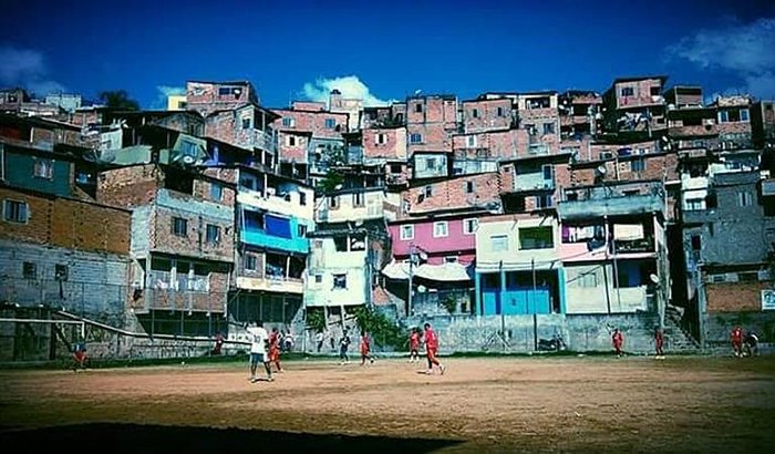 Compra de alimentos para moradores do Morro do Sabão